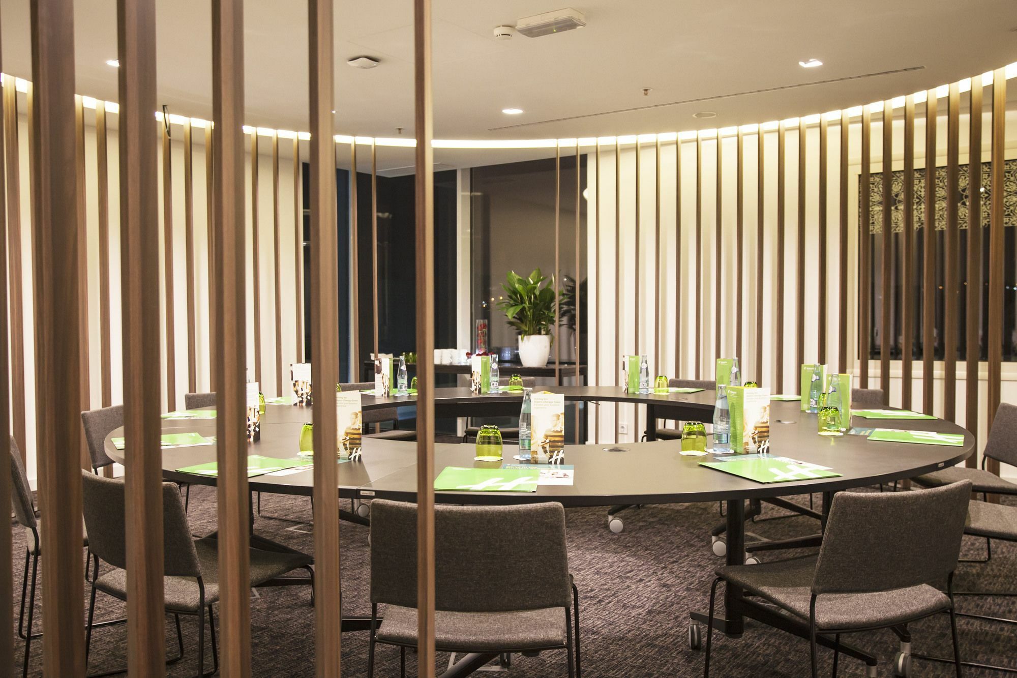 Holiday Inn Algiers - Cheraga Tower By Ihg Luaran gambar